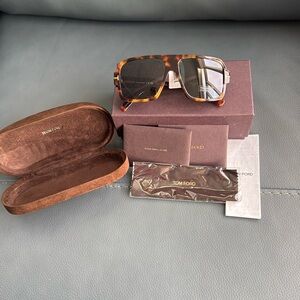 Brand New Tom Ford Ft0933 Sunglasses- Havana Orig $445.00 USD